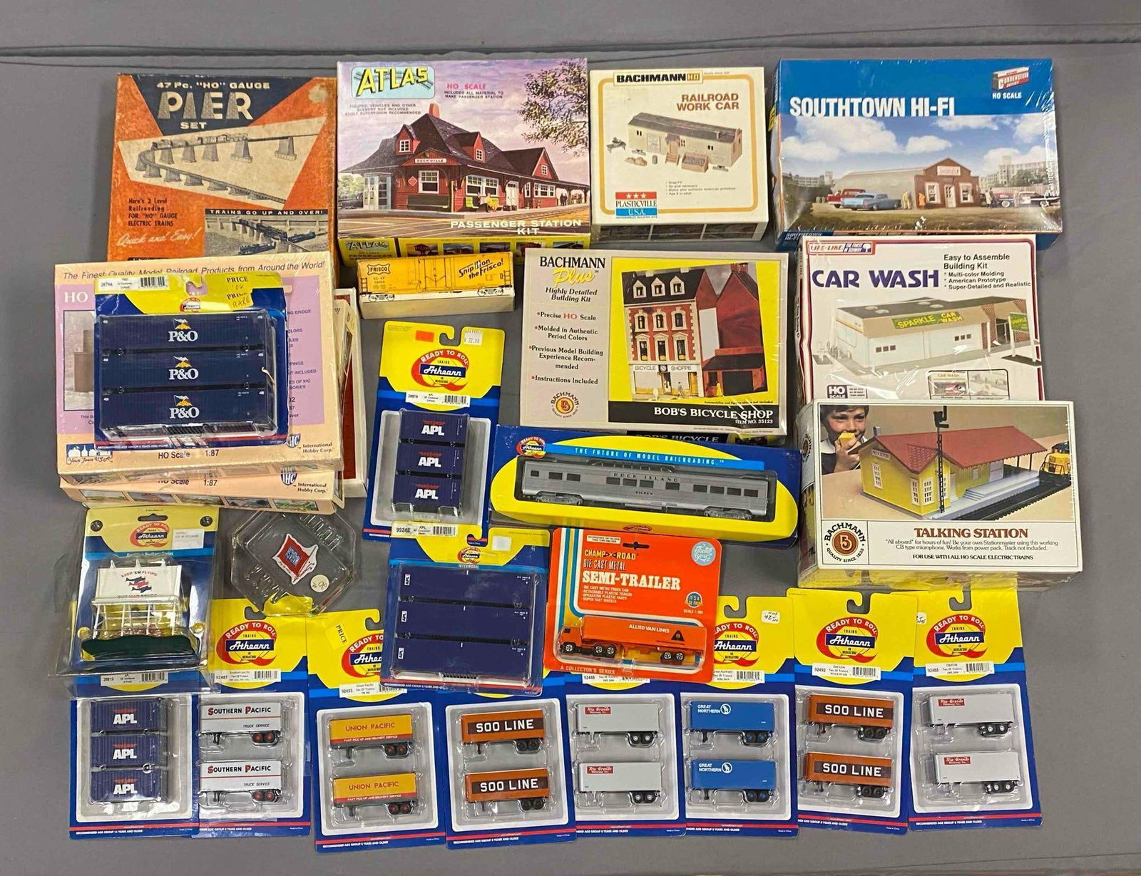 Group of Assorted HO Scale Model Train Building Plastic Model Kits and More (1 of 3)