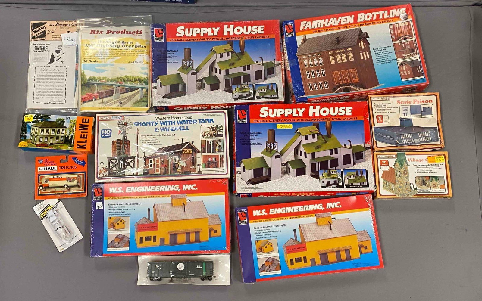 Group of Assorted HO Scale Model Train Building Plastic Model Kits and More (1 of 3)