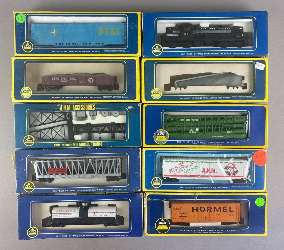 Group of 10 Assorted AHM HO Scale Train Cars (1 of 2)