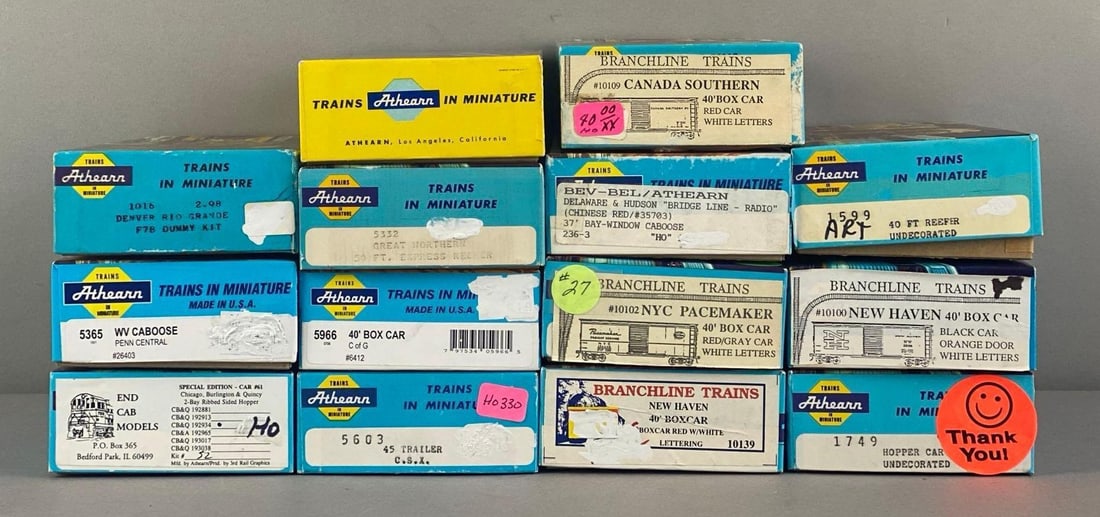 Group of Assorted Athearn HO Scale Train Cars: Includes locomotive, boxcars, caboose and more, Each measures 7 3/4 inches W
