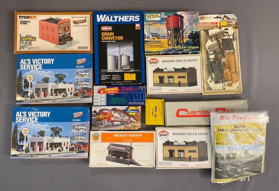 Group of 10+ Walthers Cornerstone HO Scale Buildings and More (1 of 3)