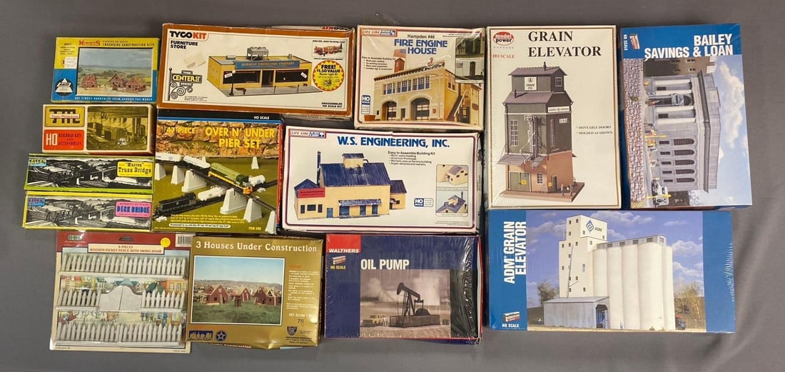 Group of 10+ Walthers Cornerstone HO Scale Buildings and More (1 of 3)