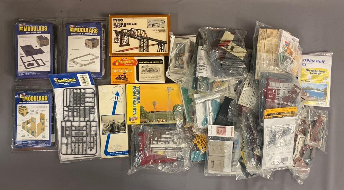 Group of 10+ PikeStuff HO Scale Buildings and More (1 of 3)