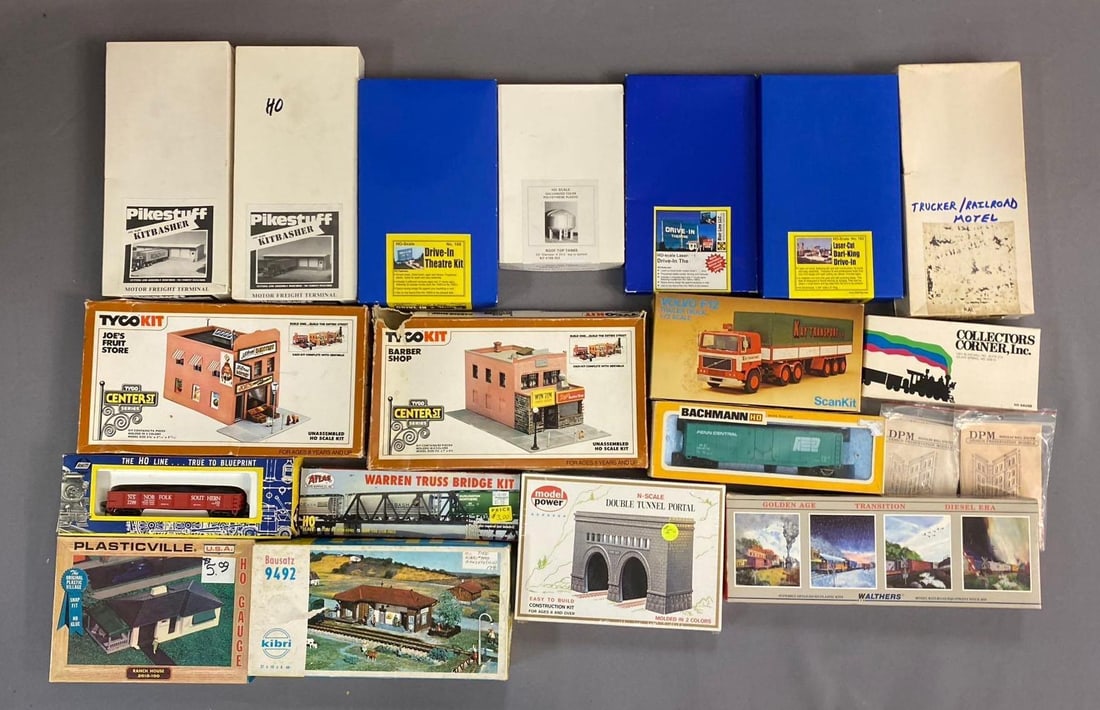 Group of 10+ PikeStuff HO Scale Buildings and More (1 of 3)