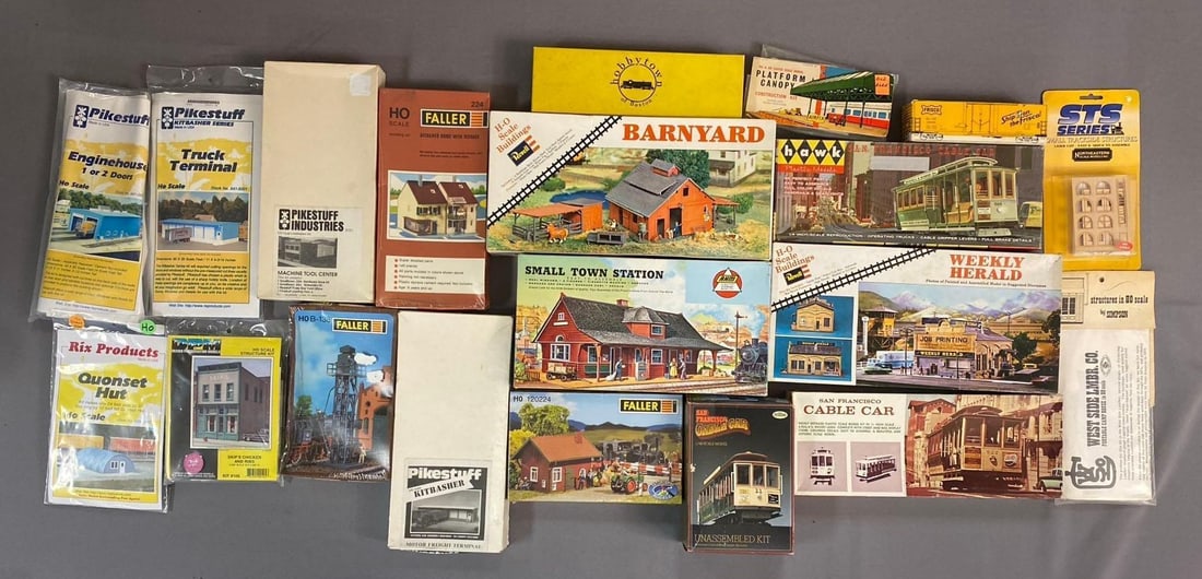 Group of 10+ PikeStuff HO Scale Buildings and More (1 of 3)