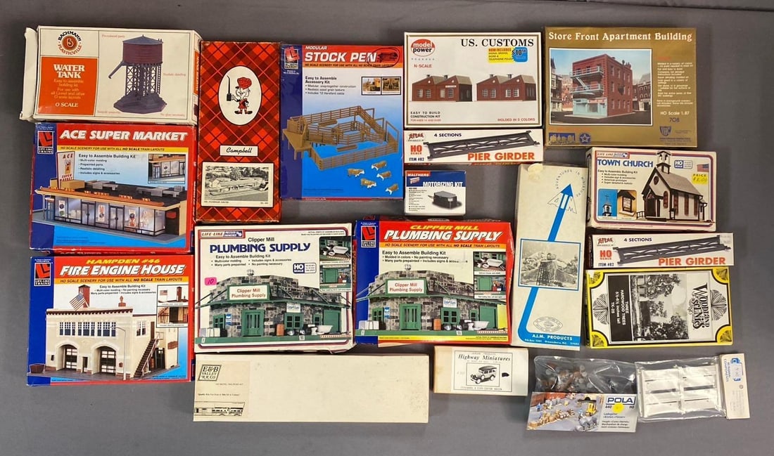 Group of 10+ Life-Like Trains HO Scale Building Kits and More (1 of 3)