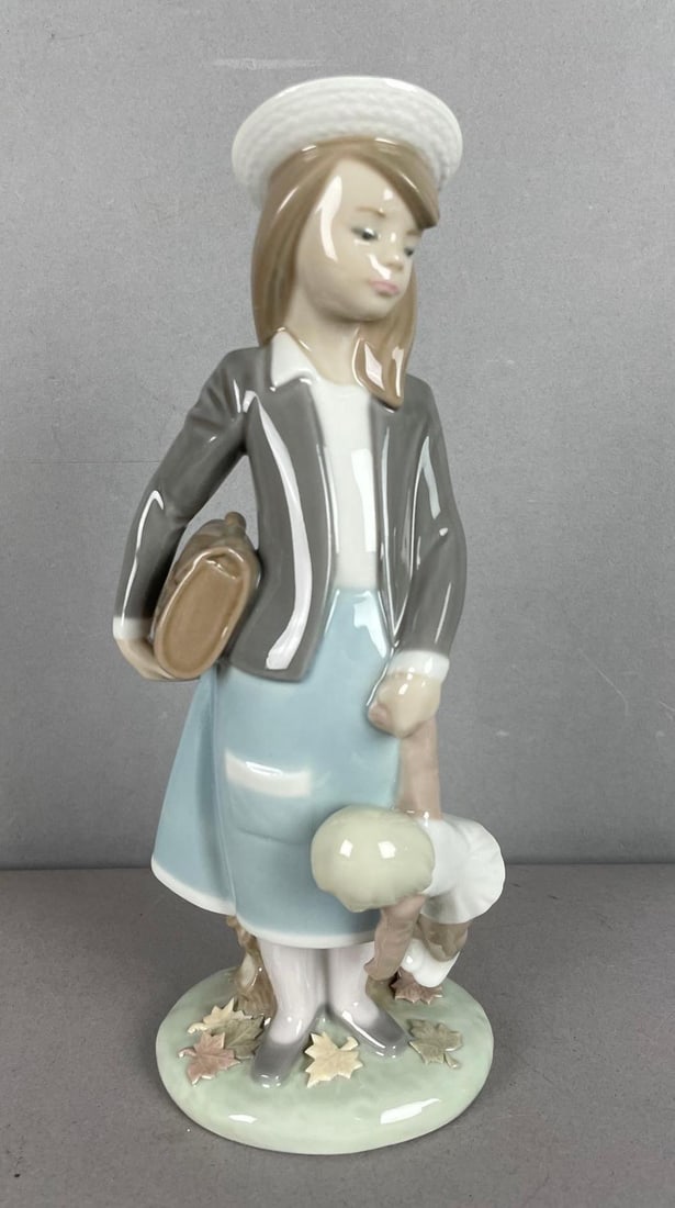 Lladro Autumn Porcelain Figurine: 5218, measures 8 inches