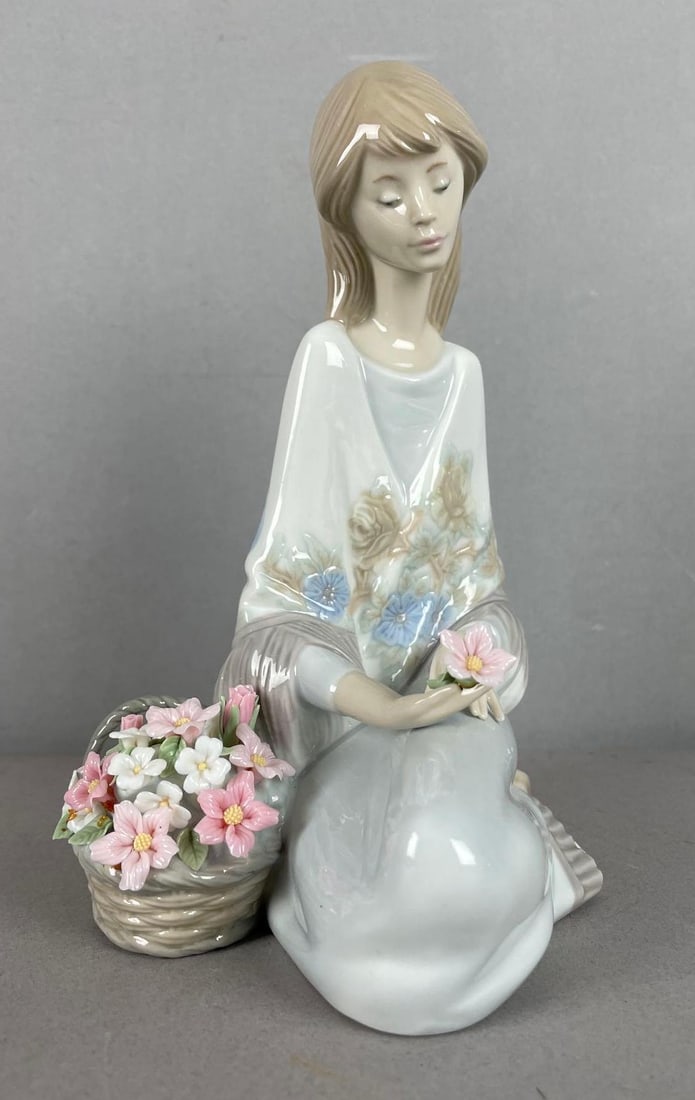 1988 Lladro Collectors Society Flower Song Porcelain Figurine (1 of 4)