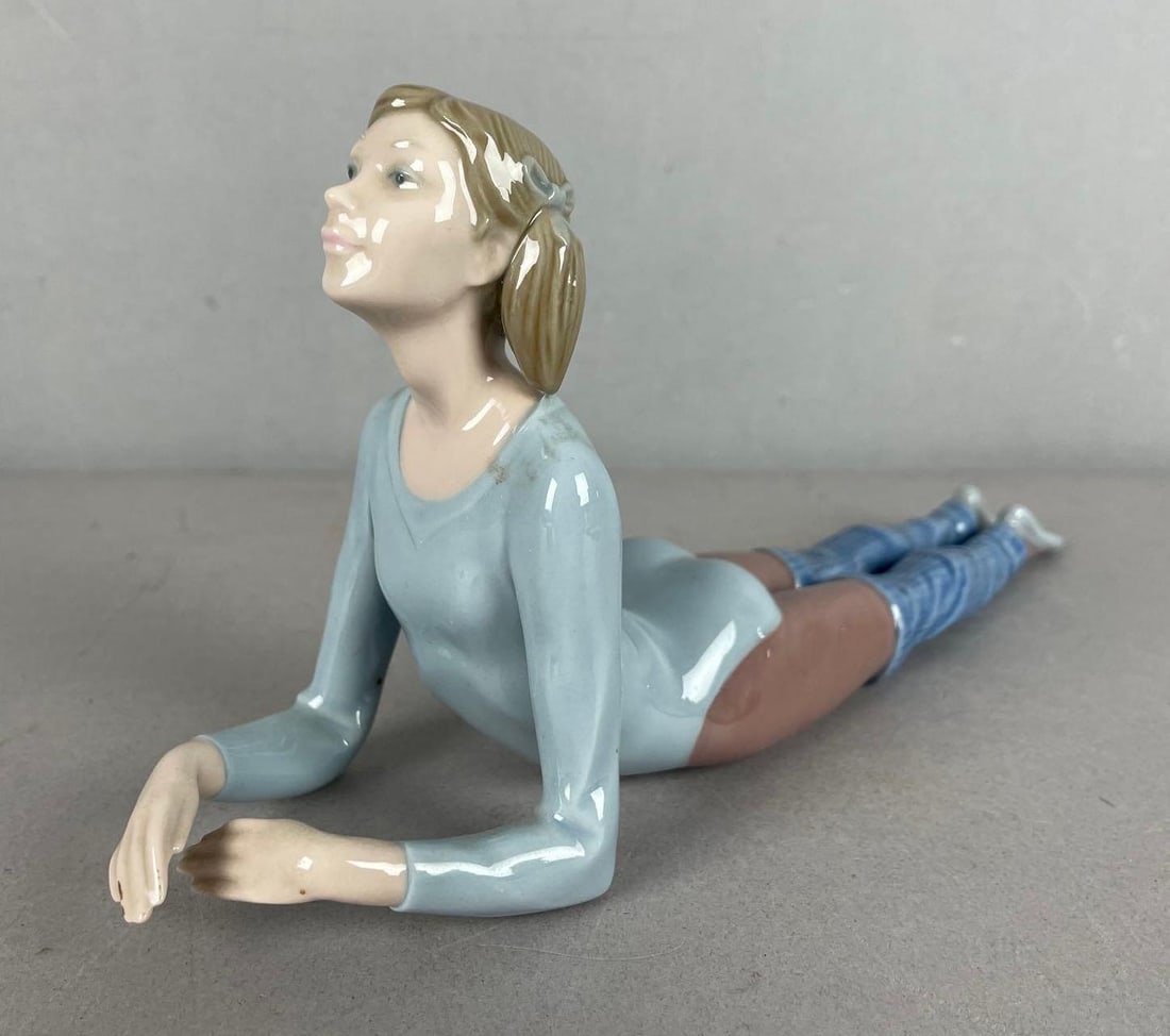 Lladro Gymnast Floor Exercise Porcelain Figurine: 5335, measures 9 3/4 inches long