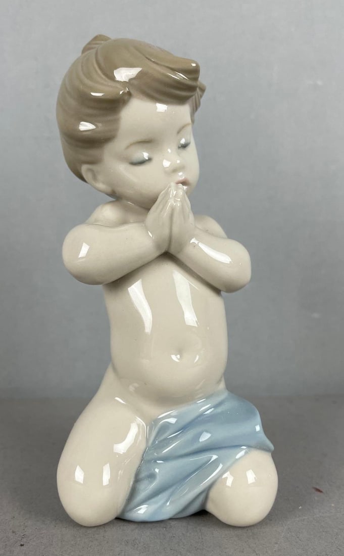 Lladro A Child's Prayer Porcelain Figurine: Measures 5 1/2 inches tall