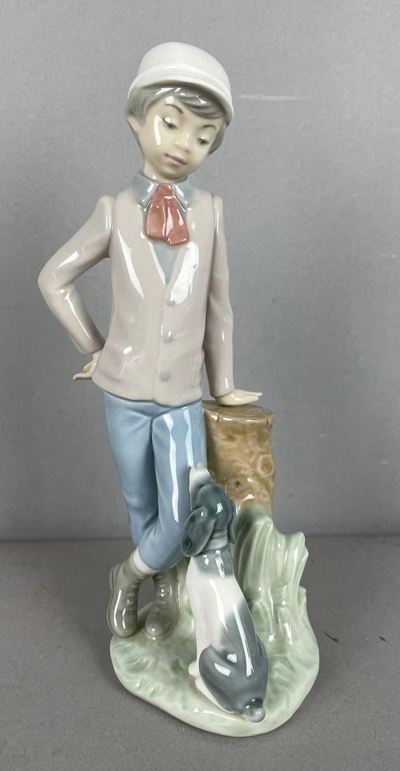 Nao Lladro Mutual Contemplation / Affectionate Pup Porcelain Figurine: Measures 9 1/4 inches