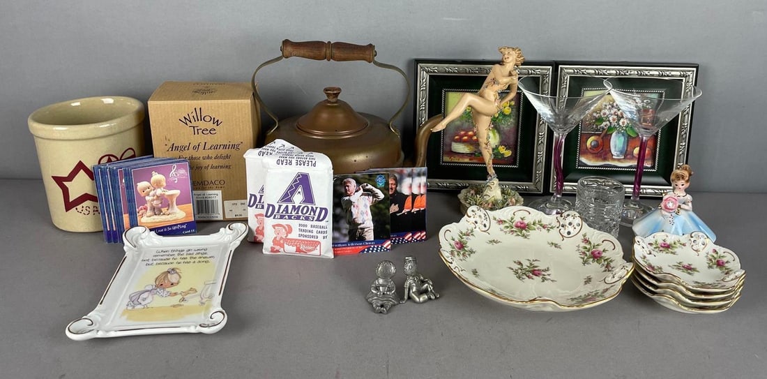 Group of Assorted Items (1 of 4)