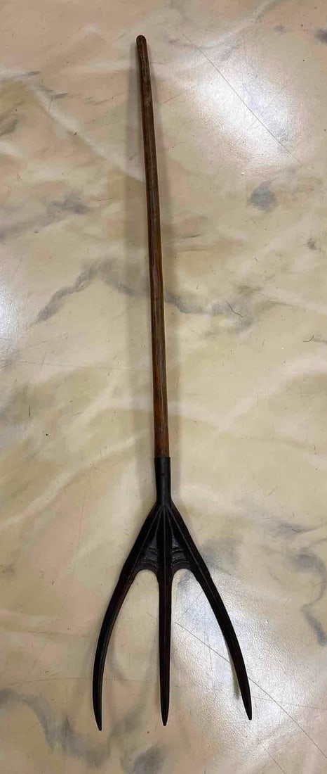Primitive 3-Prong pitchfork: Measures 65 inches long. No in house shipping. Third party recommended.