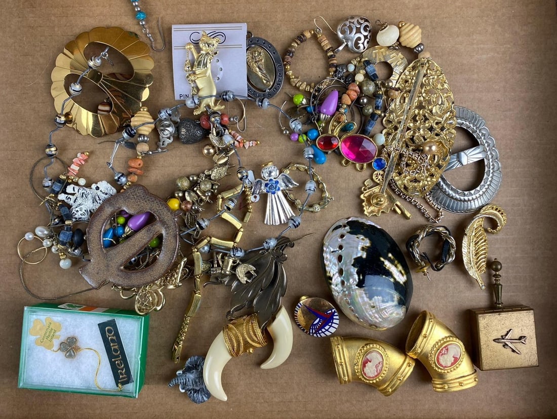 Group of Assorted Costume Jewelry (1 of 3)