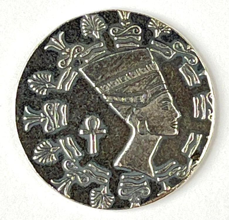 Monarch Precious Metals Nefertiti 1/10 oz 999 Fine Silver Round: Monarch Precious Metals Nefertiti 1/10 oz 999 Fine Silver Round