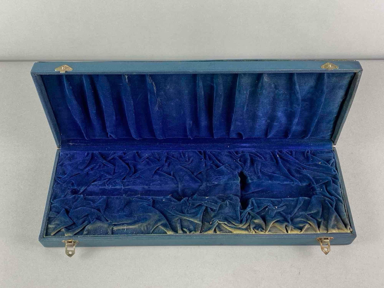 WW2 German Luftwaffe Emblem Dagger Presentation Case - 2