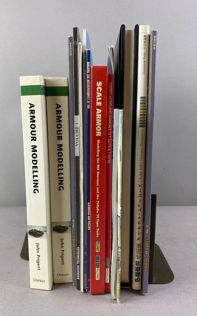 Group of Assorted WW2 Model Kit Books (1 of 3)