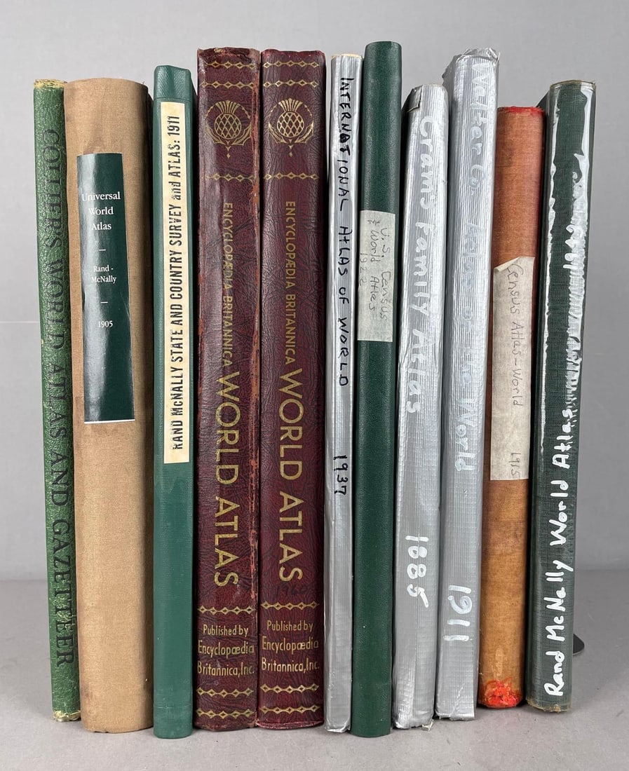 Group of Assorted Vintage World Atlases: Largest measures 15 inches x 11 1/2 inches