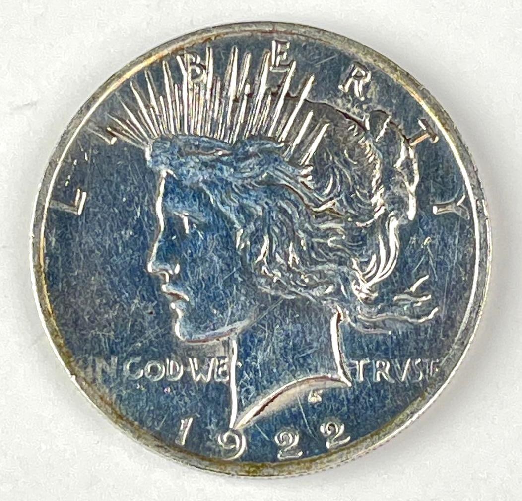 1922 US Peace Silver Dollar (1 of 2)