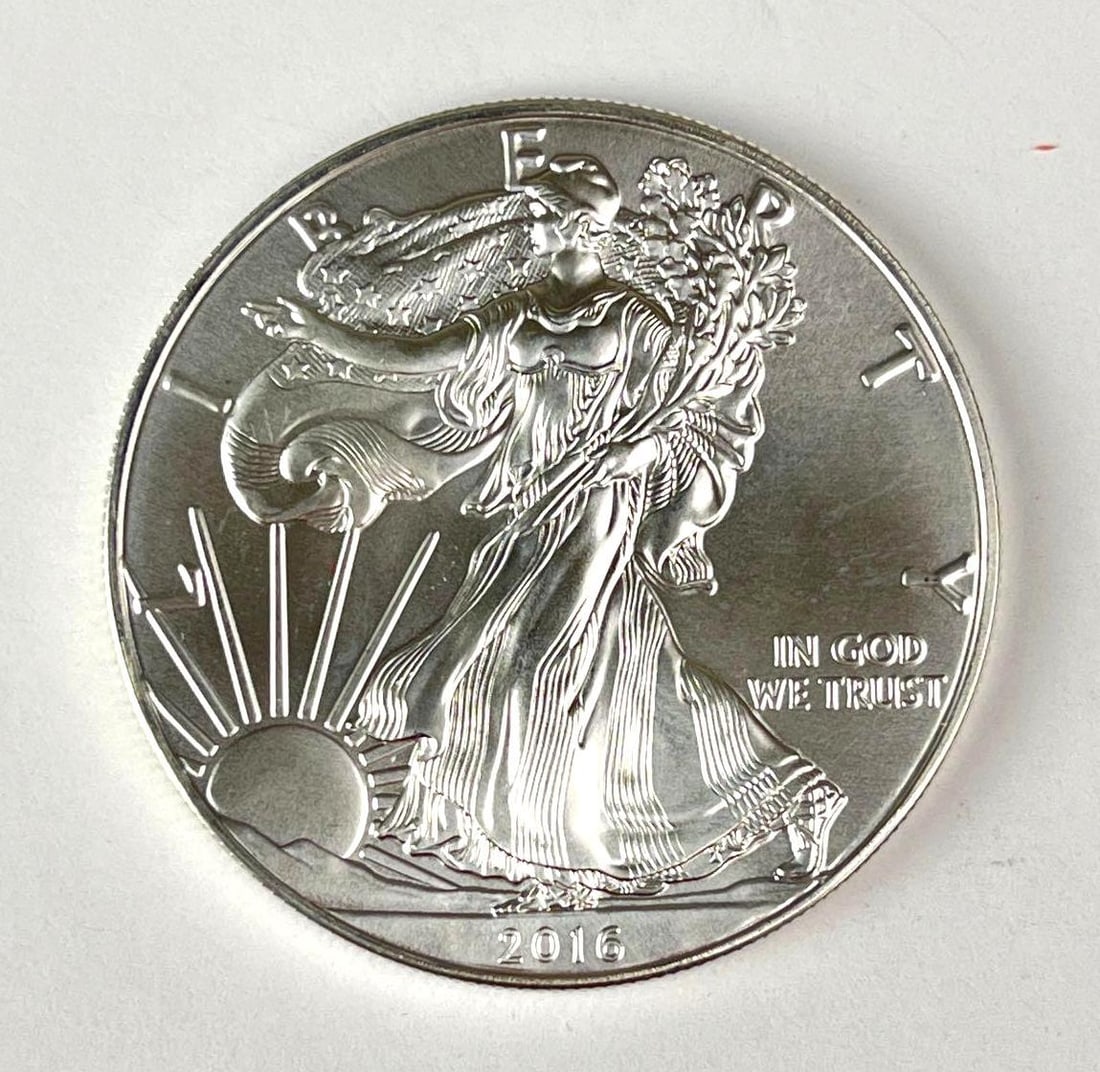2016 US $1 American Silver Eagle 1 oz Fine Silver Coin: 2016 US $1 American Silver Eagle 1 oz Fine Silver Coin