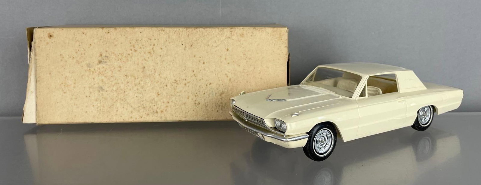 1966 Ford Thunderbird Town Landau Dealership Promo Car (1 of 7)
