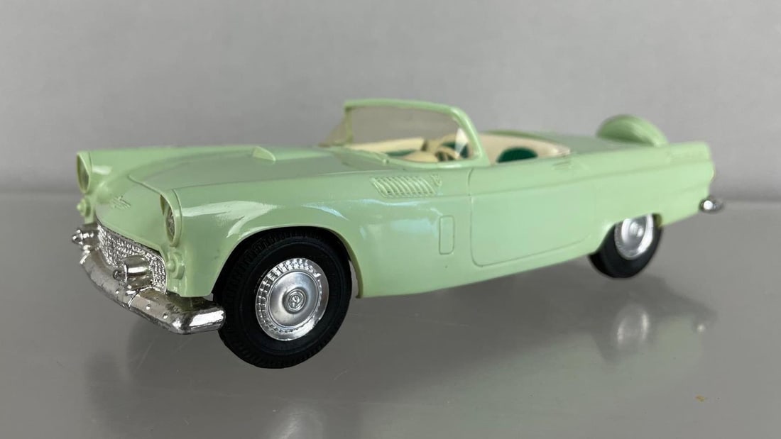 AMT 1956 Ford Thunderbird Convertible Dealership Promo Car (1 of 7)