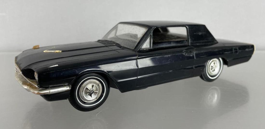 AMT 1966 Ford Thunderbird Hardtop Dealership Promo Radio Car (1 of 7)