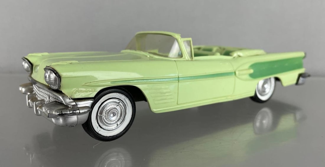 1958 Pontiac Bonneville Convertible Dealership Promo Car (1 of 7)