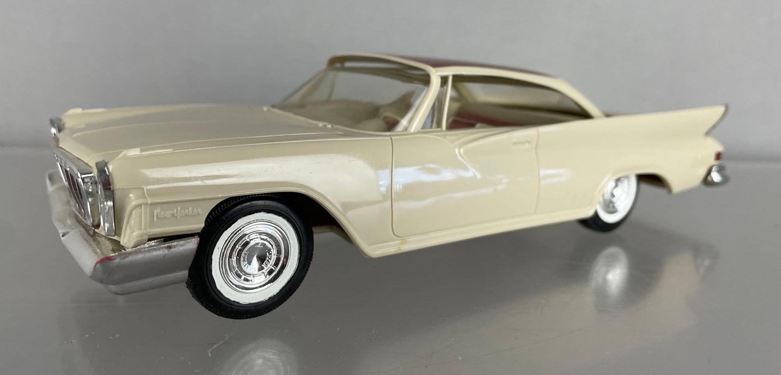 Jo-Han 1961 Chrysler New Yorker Dealership Promo Car: Tan and pink, nonworking friction