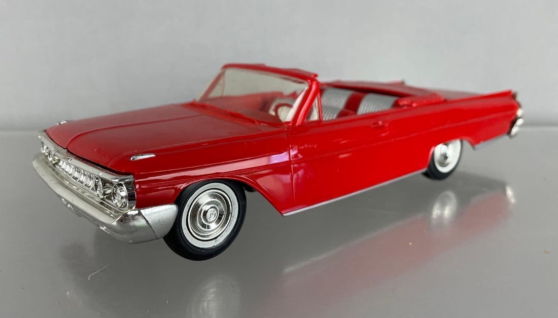 AMT 1961 Mercury Monterey Convertible Dealership Promo Car: Red, silver accents, working friction