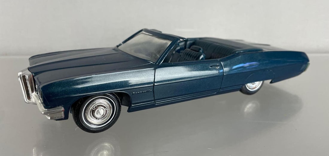 1970 Pontiac Bonneville Convertible Dealership Promo Car (1 of 7)