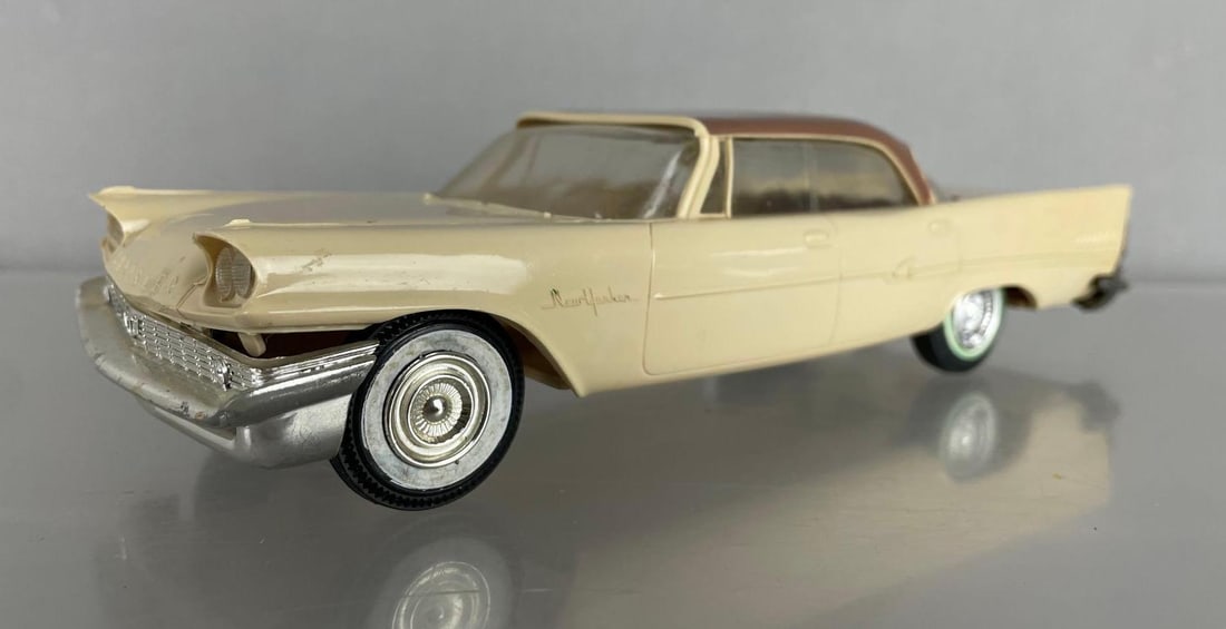 Jo-Han 1958 Chrysler New Yorker 4 Door Dealership Promo Car (1 of 7)