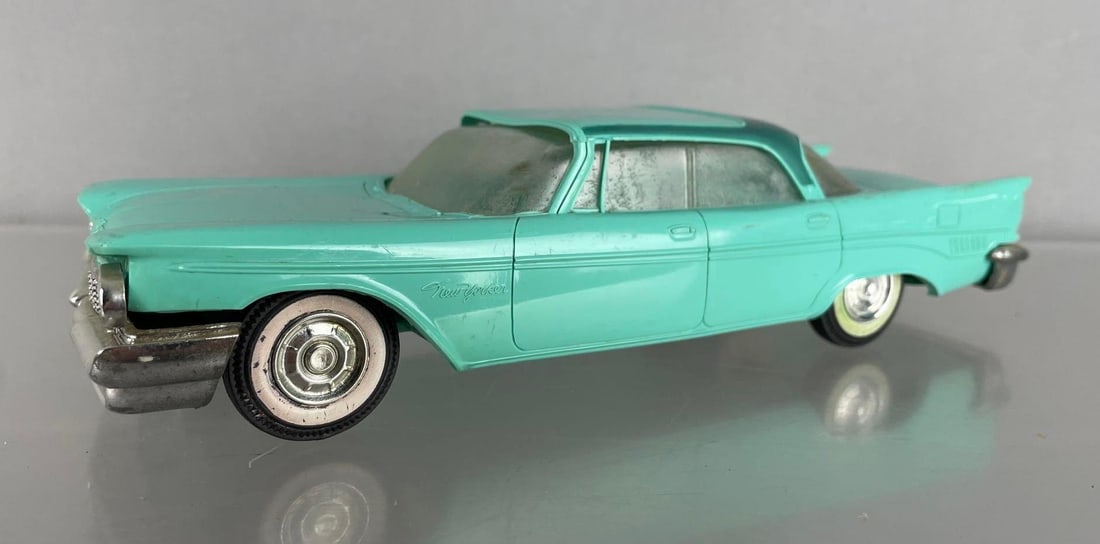 Jo-Han 1959 Chrysler New Yorker 4 Door Dealership Promo Car (1 of 7)