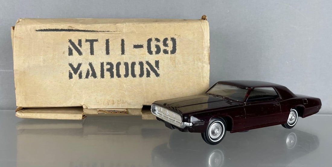 Philco 1968 Ford Thunderbird Dealership Promo Radio Car (1 of 7)