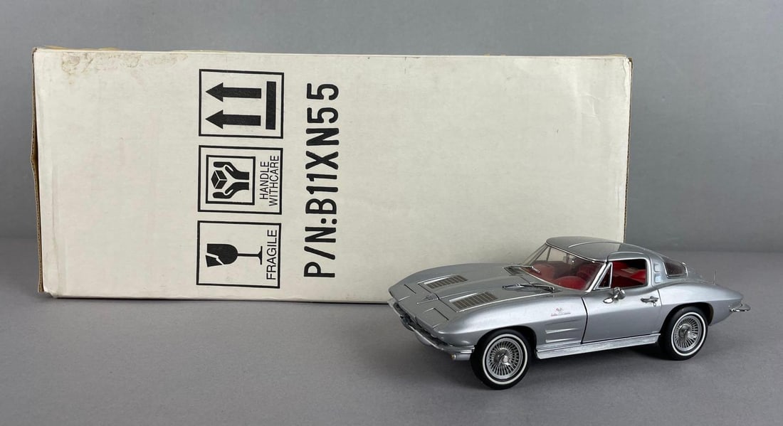 Franklin Mint 1963 Chevy Corvette Die-Cast Car: 1/24 scale, original packaging