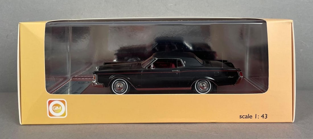 LE GLM 1971 Lincoln Mark III Die-Cast Car (1 of 3)