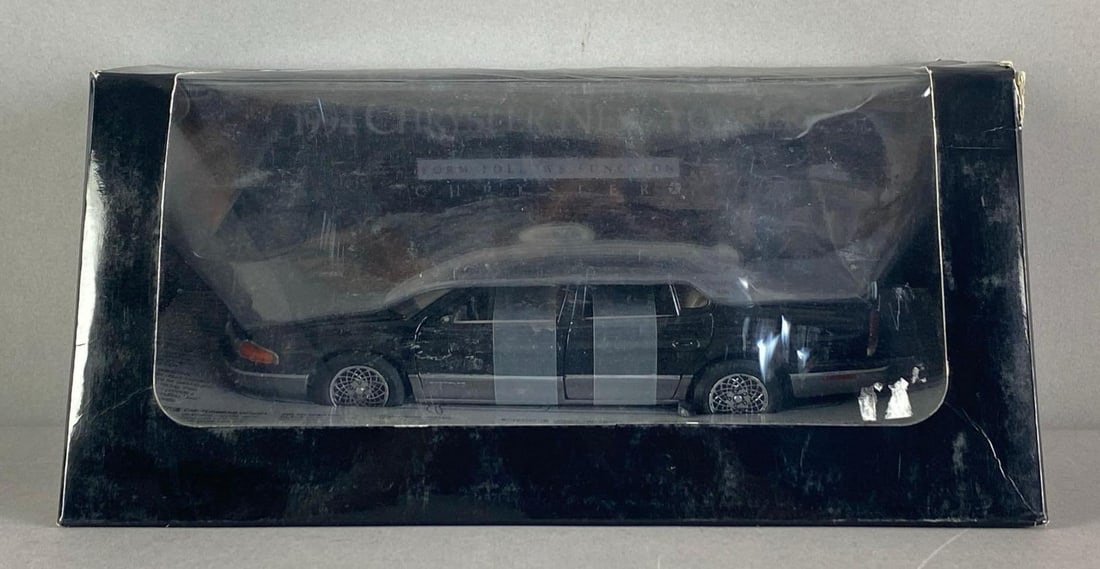 Brookfield 1994 Chrysler New Yorker: 1/18 scale, die-cast, in original box, shelf wear shown