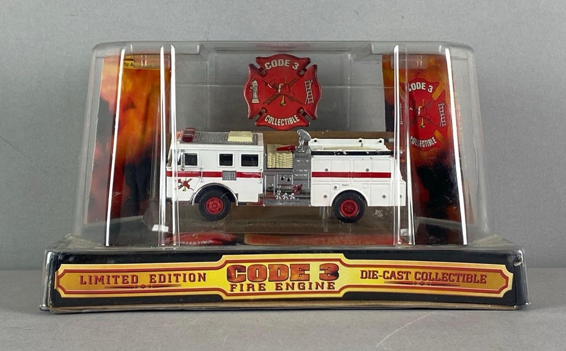 Code 3 LE 1998 City Of Denver FD Fire Engine (1 of 4)