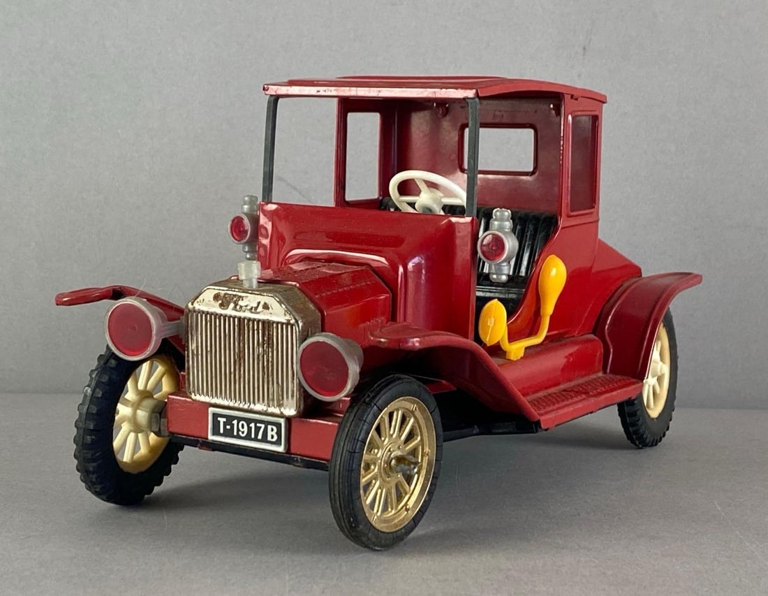 Vintage Japanese 1917 Ford Model T Friction Car (1 of 4)