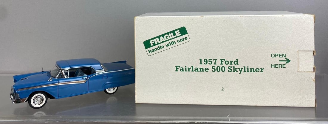 Danbury Mint 1957 Ford Fairlane 500 Skyliner 1/24 Scale Die-Cast Vehicle: Like new in original.