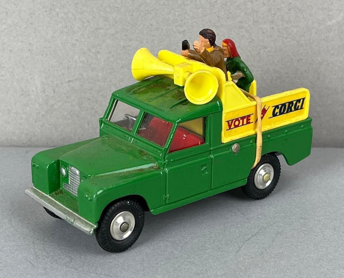 Corgi Land Rover Public Address Die-Cast Vehicle (1 of 4)