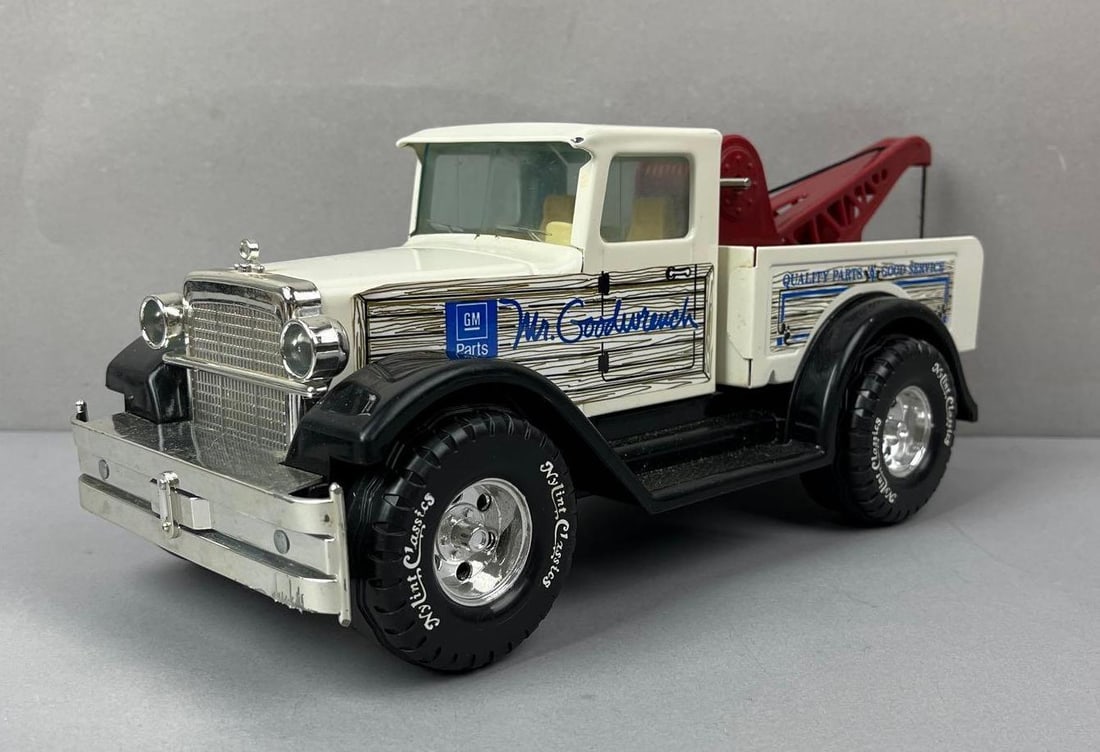 Nylint Corp Rockford, Il Mr GoodWrench Die-Cast Truck: Wench works.