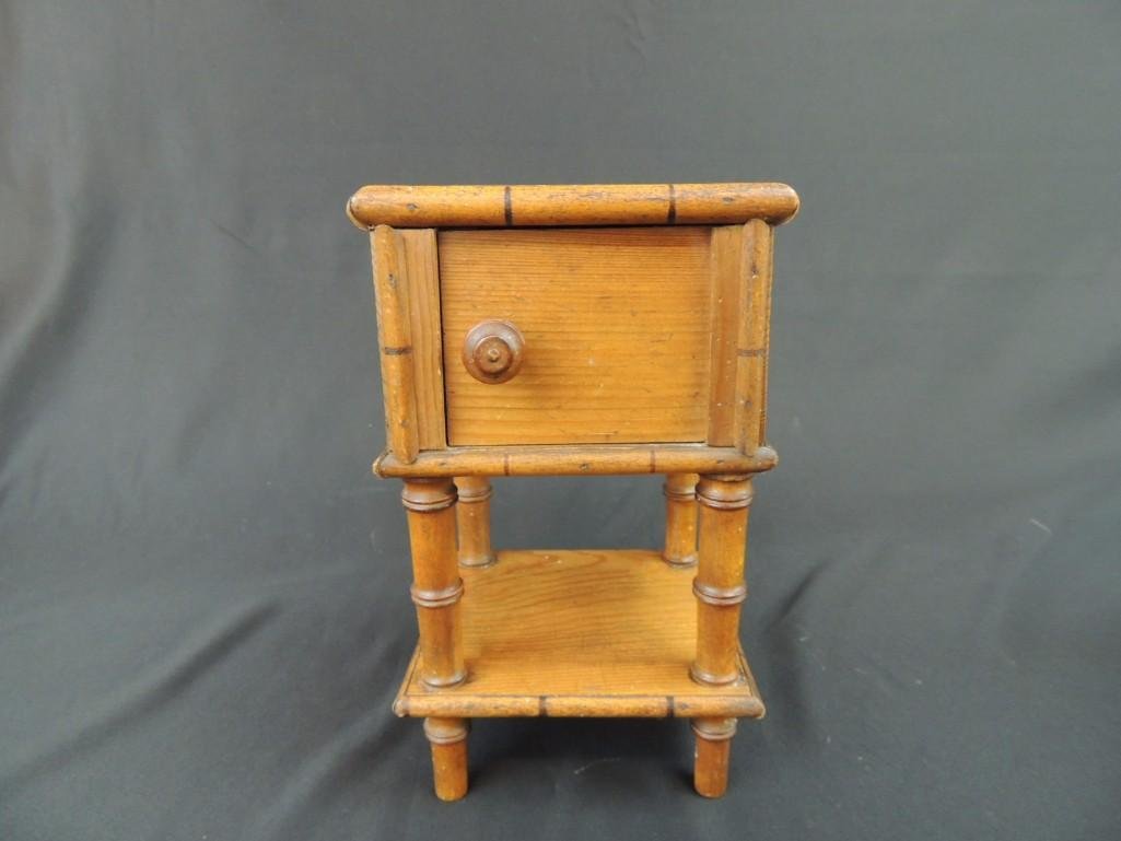 French Childs Toy Commode: 9"x5"x5"