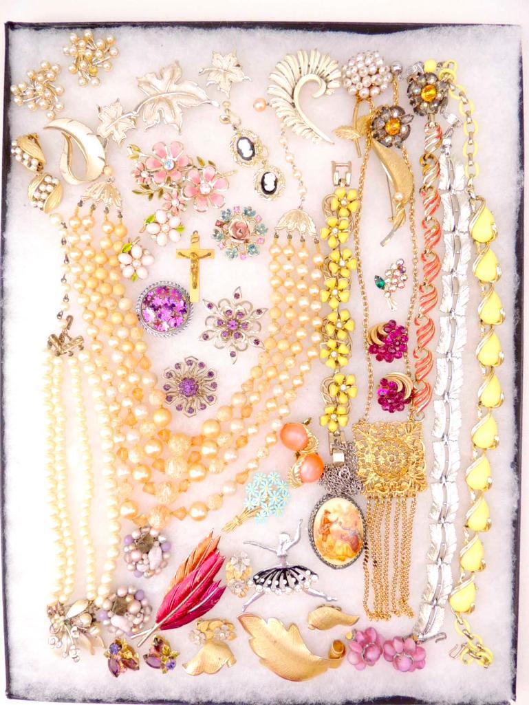 Large Group of Vintage Costume Jewelry (1 of 2)