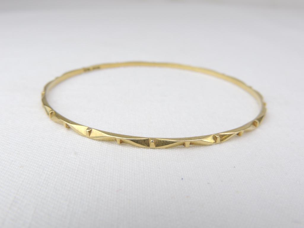 18k Yellow Gold Bangle Bracelet (1 of 4)