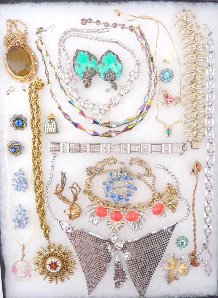 Vintage & Modern Costume Jewelry Lot: Beads, necklaces, brooches, bracelets, earrings