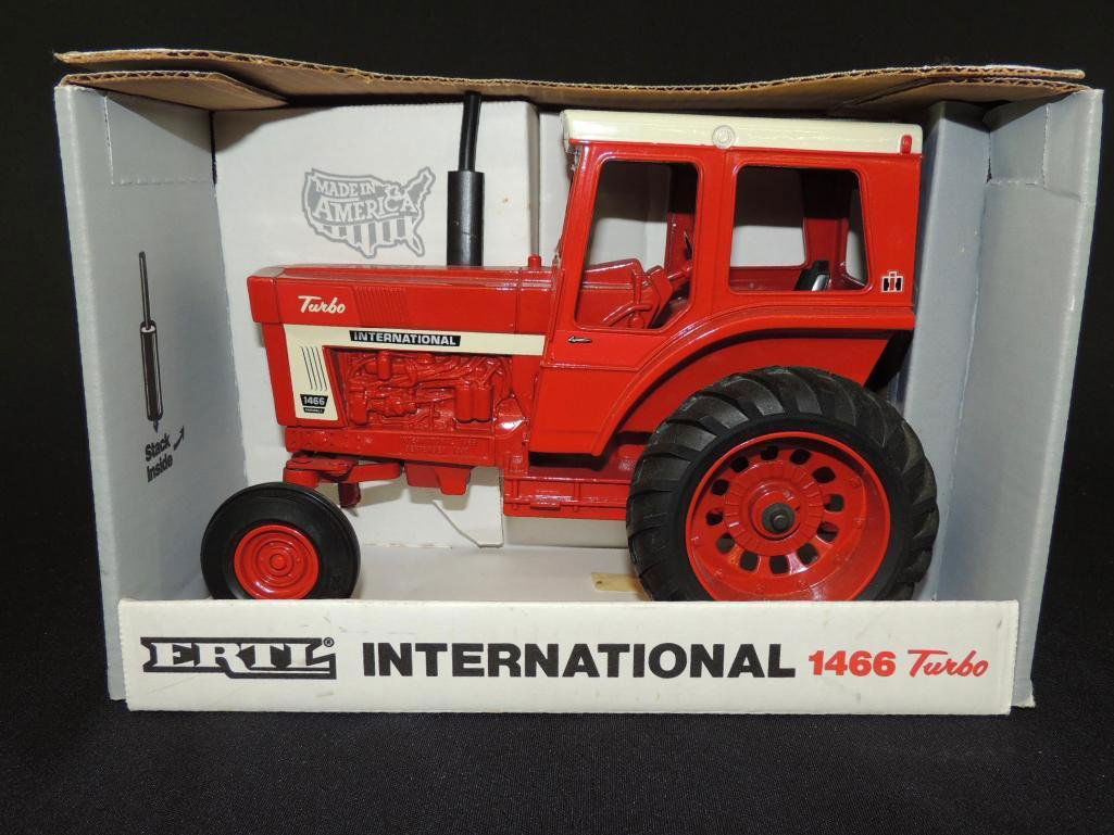 ERTL International IH 1/16 Scale 1466 Turbo Die-Cast (1 of 2)