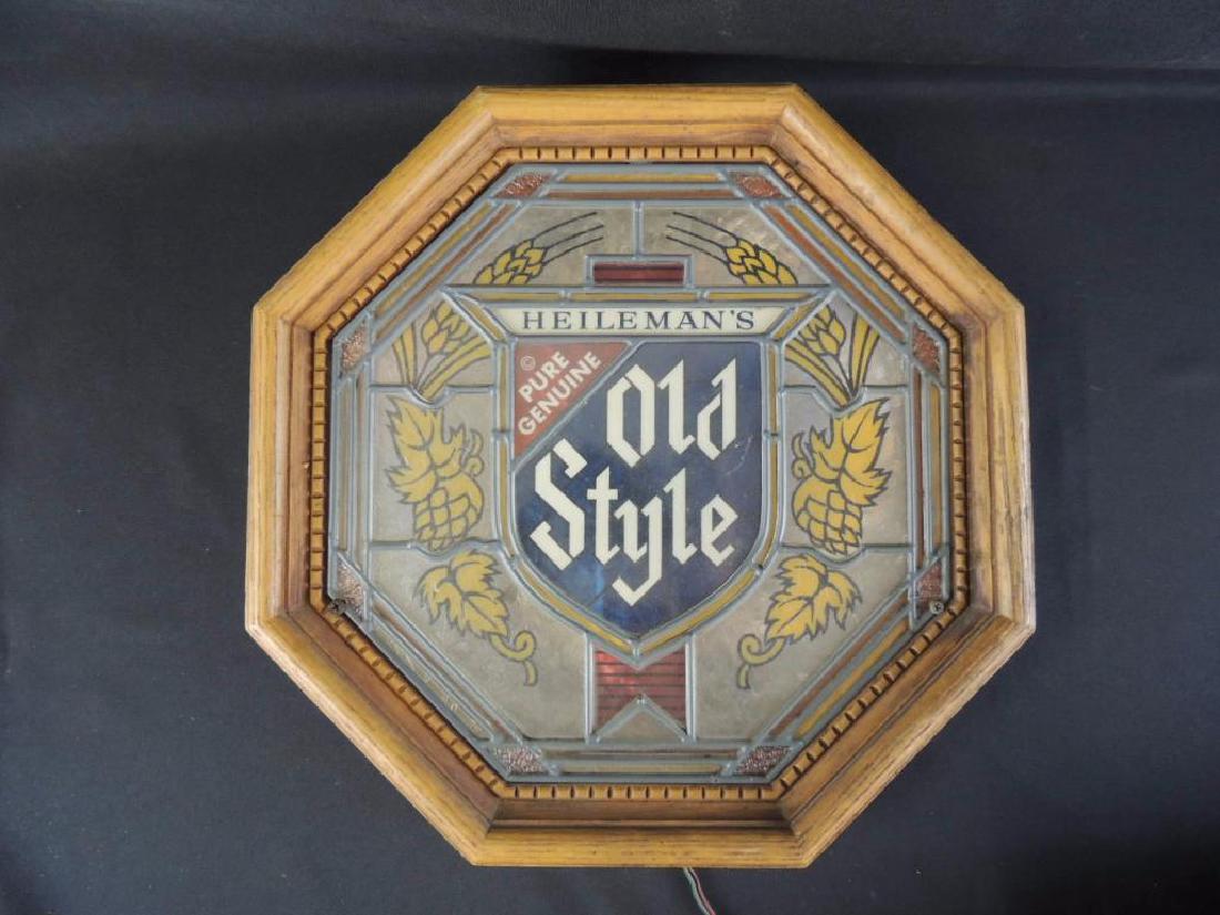 Light Up Advertising Beer Sign-Old Style: Vintage, 16" Working Condition