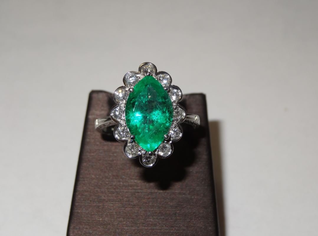 PLATINUM 3.50CT EMERALD .50CTTW DIAMOND VS F RING SIZE (1 of 2)