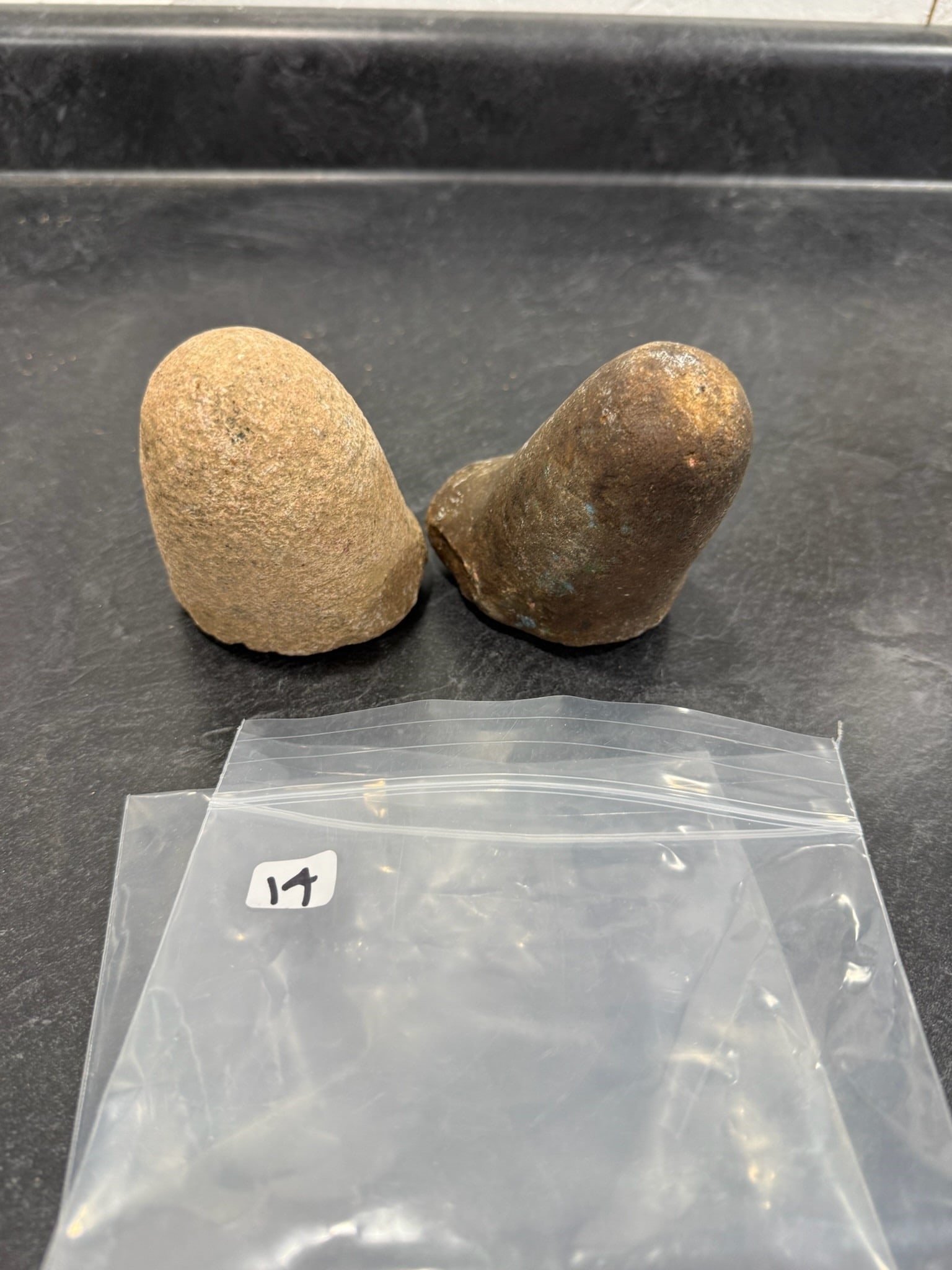 Flint arrowheads - 3